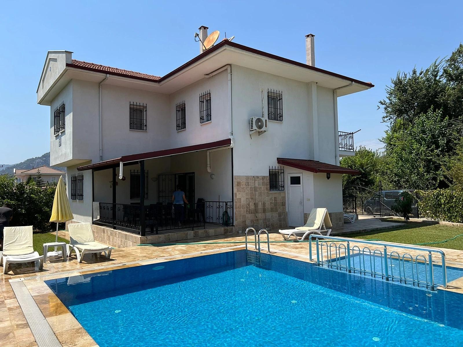 Eckgrundstück, 600 M², 3+1 Villa In Dalyan Zu Verkaufen.
