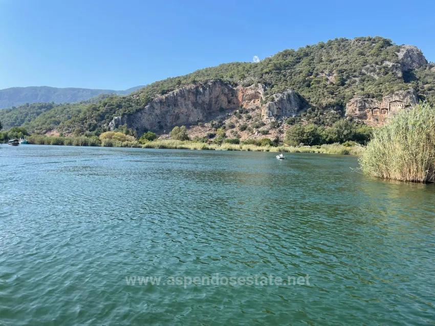 Freistehendes Haus (2765 M²) In Çandır, Direkt Am Kanal, Zu Verkaufen.