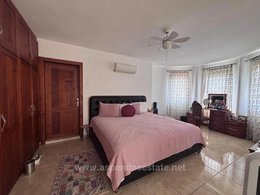 5+1 Villa Zum Verkauf Auf Einem 980 M² Großen Grundstück An Der Ecke In Dalyan Maraş