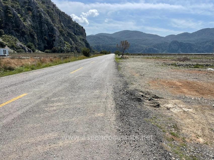 19.600 M² Großes Grundstück Zum Verkauf, Direkt An Der Straße Dalyan Iztuzu Beach Gelegen.