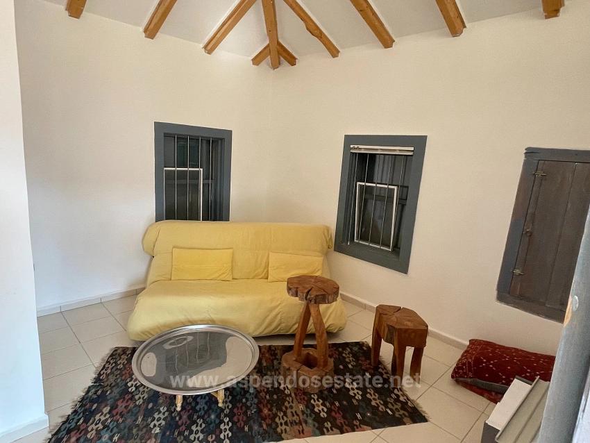 Freistehendes, Eingeschossiges Haus Auf Einem 2882 M² Großen Grundstück In Eskiköy Zu Verkaufen.