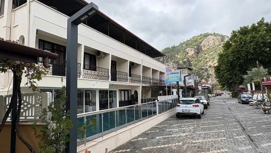 30-Zimmer-Hotel In Dalyan Zu Verkaufen, In Der Nähe Des Kanals