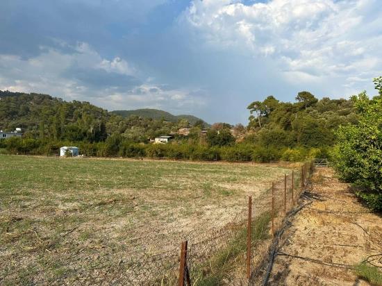 1160 M² Großes Grundstück Zum Verkauf In Rızai-Taksim Im Dorfwohngebiet In Çandır