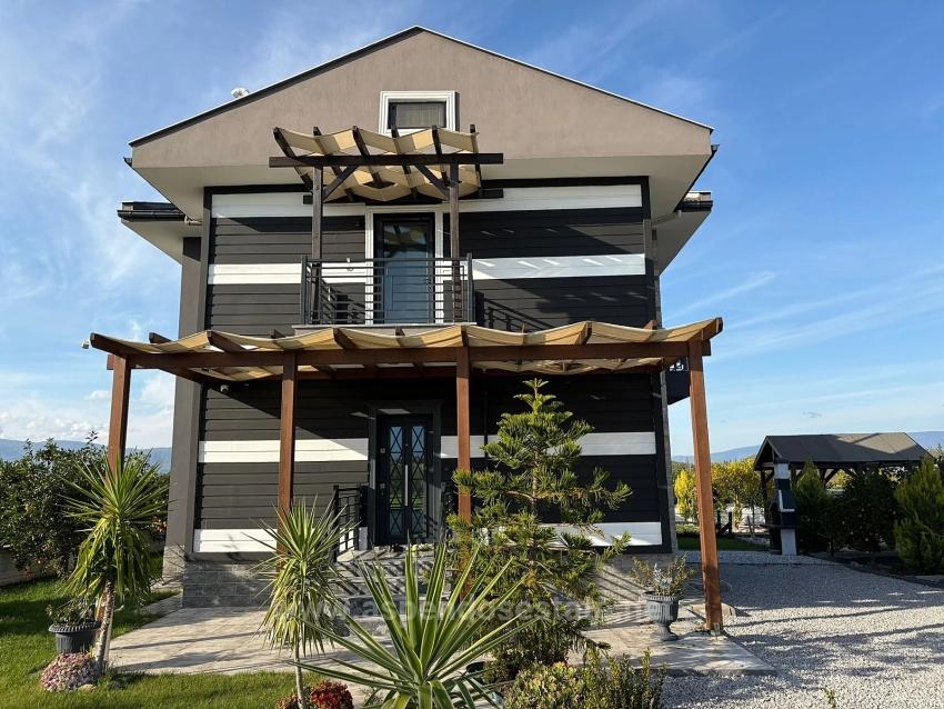 4+1 Villa For Sale In Eskiköy, Located In A 14,136 M2 Field