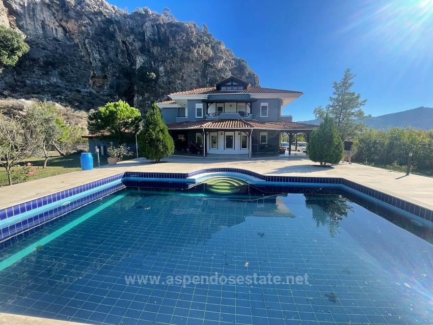 4+2 Villa For Sale On A 6000M2 Plot In Dalyan Gülpınar