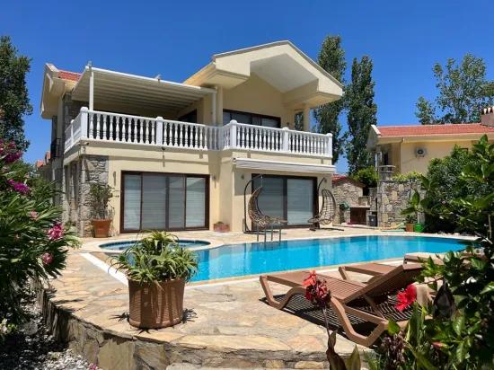 Dalyan In Arıkbaşı 4+1 For Sale Villa