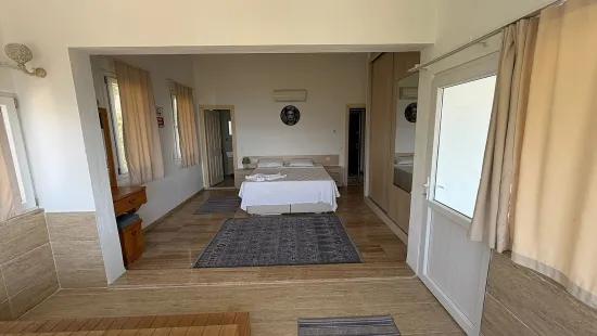 Villa 4+1 for sale with lake and sea view In Gökbel, Dalyan