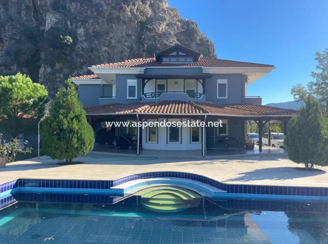 4 2 Villas For Sale In A Plot Of 6000M2 In Dalyan Gulpinar