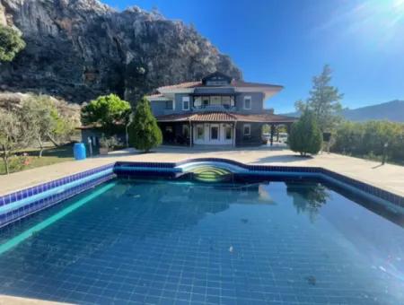 4 2 Villas For Sale In A Plot Of 6000M2 In Dalyan Gulpinar