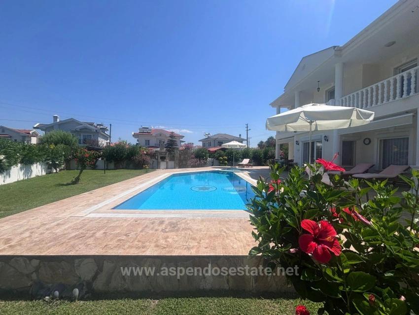 Продается Вилла Площадью 848 М² С 3 Спальнями И 1 Ванной Комнатой В Дальяне, С Видом На Гробницы Королей.