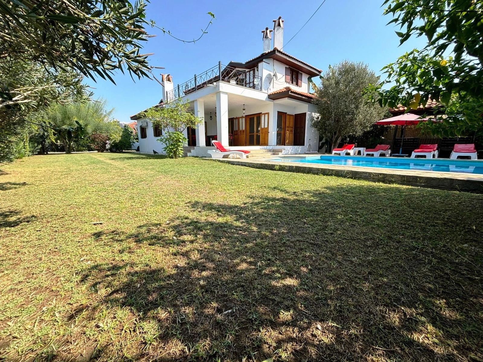 Dalyan Arıkbaşı'nda 600M2 Arsa İçerisinde Satılık Villa