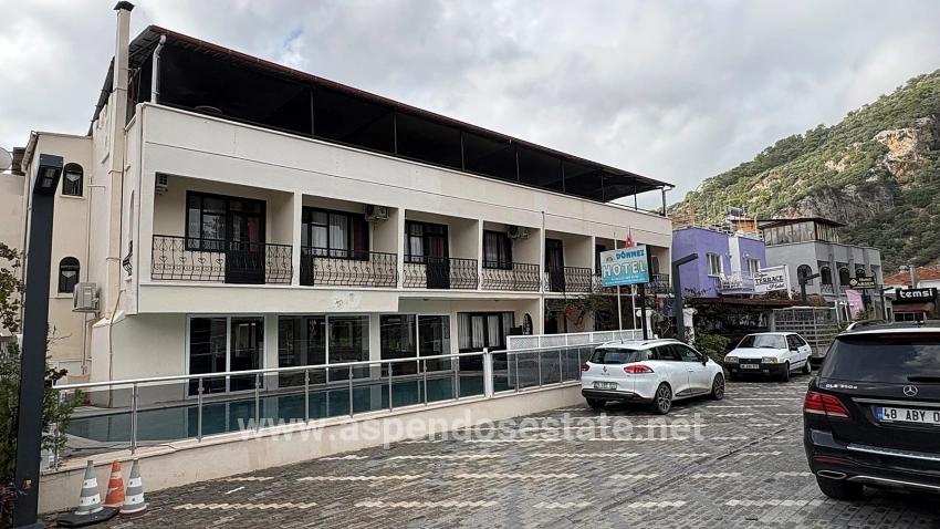 Dalyan'da 30 Odalı Kanala Yakın Satılık Otel