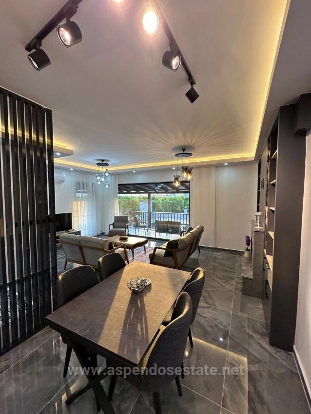 Eskiköy'de 14.136 M2 Tarla İçerisinde 4+1 Satılık Villa