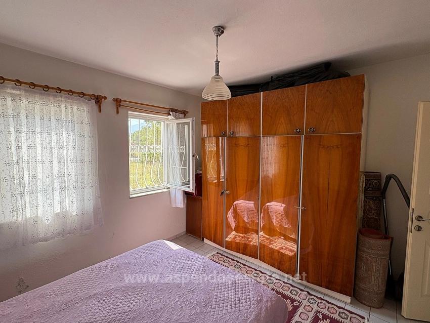 Okçular'da 514M2 Arsa İçerisinde 2 Katlı Satılık Ev