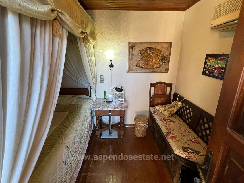 Dalyan Gülpınar'da 580M2 Arsa İçerisinde Satılık Taş Villa