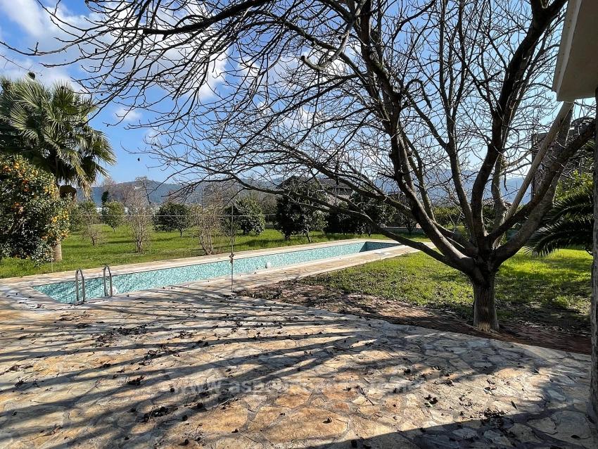 Eskiköy'de 2882 M2 Arsa İçerisinde Müstakil Satılık Tek Katlı Ev