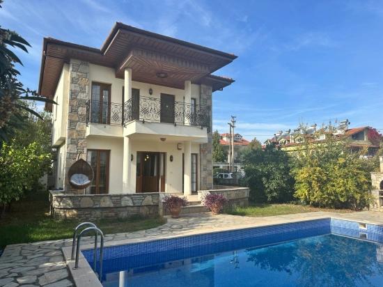 Dalyan Merkeze Yakın 500M2 Arsa İçerisinde 4+1 Satılık Villa
