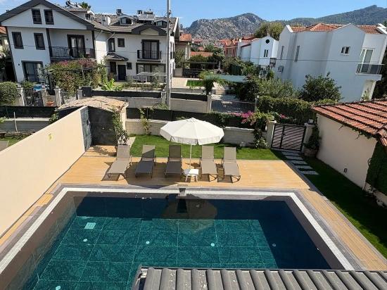 Dalyan'da Gülpınar'da Satılık 4+1 Villa