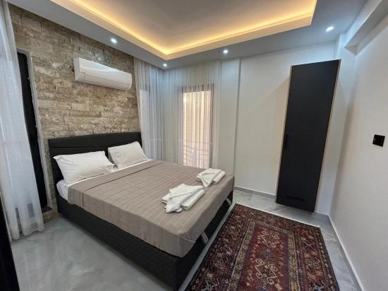 Eskiköy'de 14.136 M2 Tarla İçerisinde 4+1 Satılık Villa