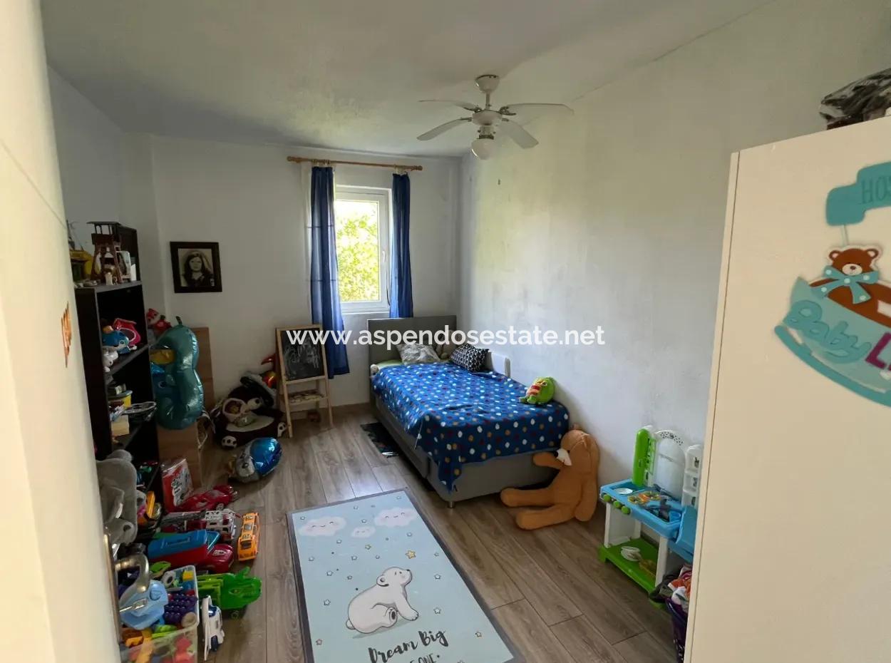 Eskiköy'de 1000M2 Arsa İçerisinde 2+1 Satılık Müstakil Evi