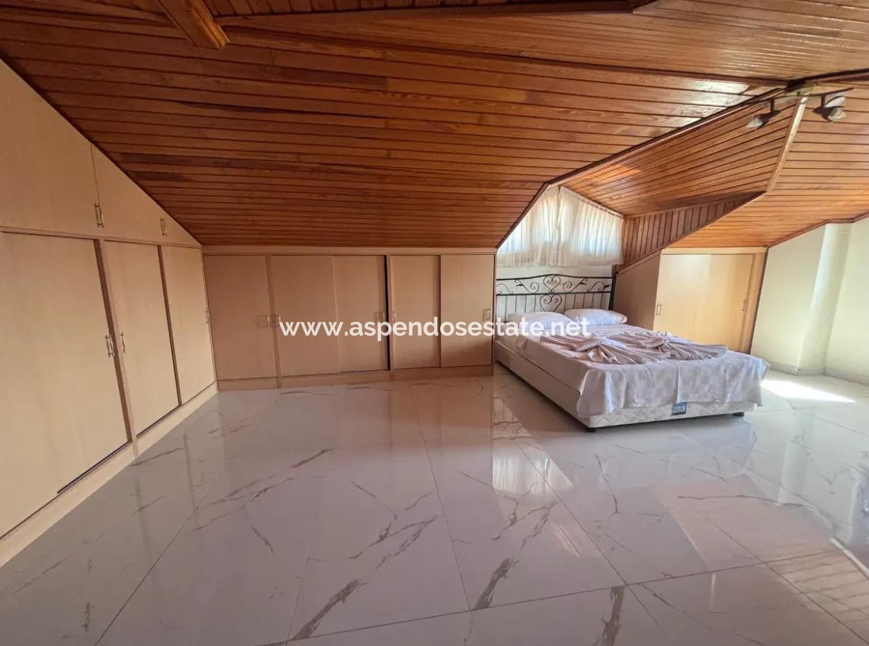 Dalyan Merkezde 301M2 Arsa İçerisinde 5+1 Satılık Villa