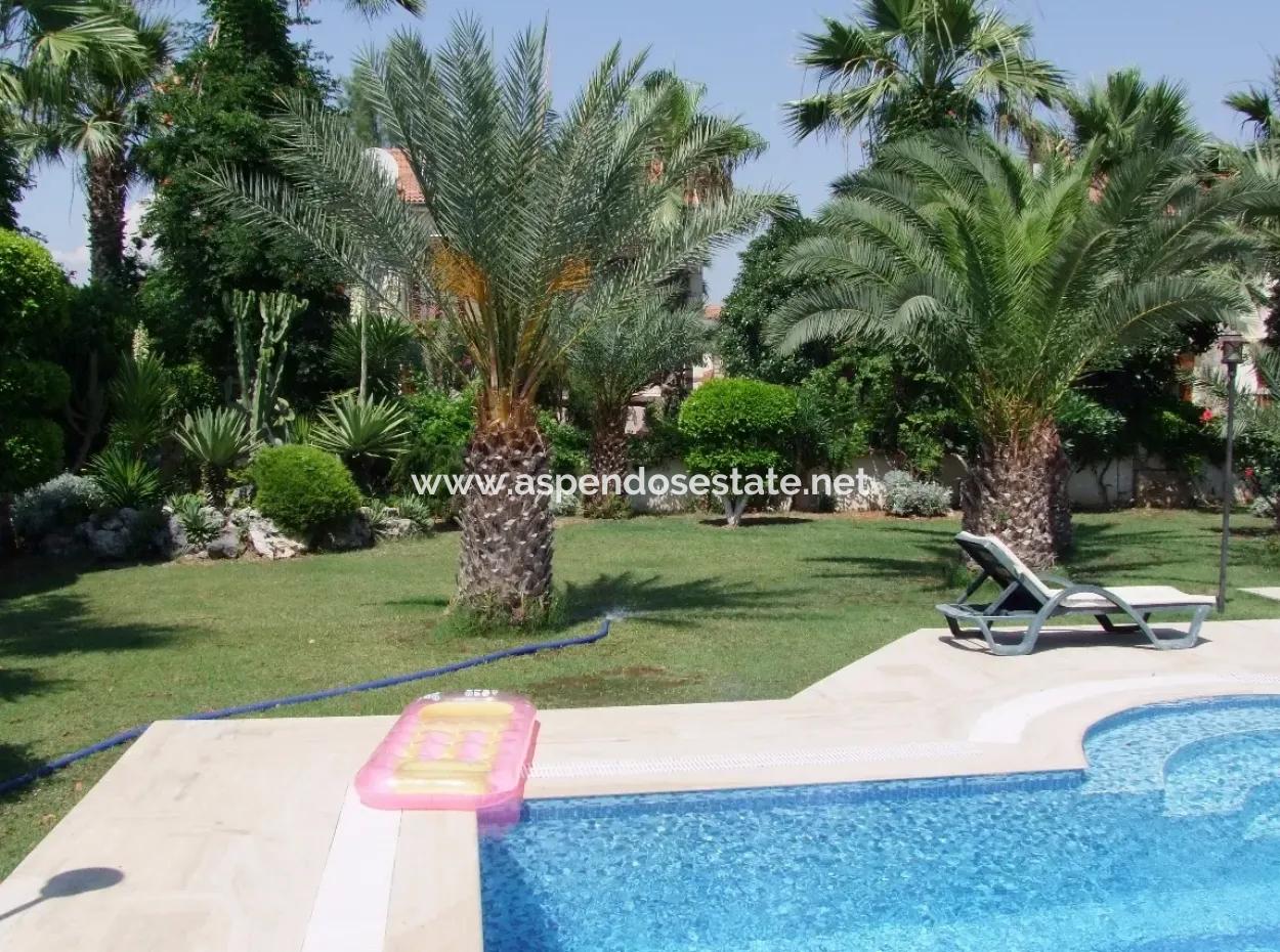 Dalyan'da Deniz Ve Kanal Göl Kral Mezarları Doğa Manzaralı Maraşda Satılık Lüks Villa