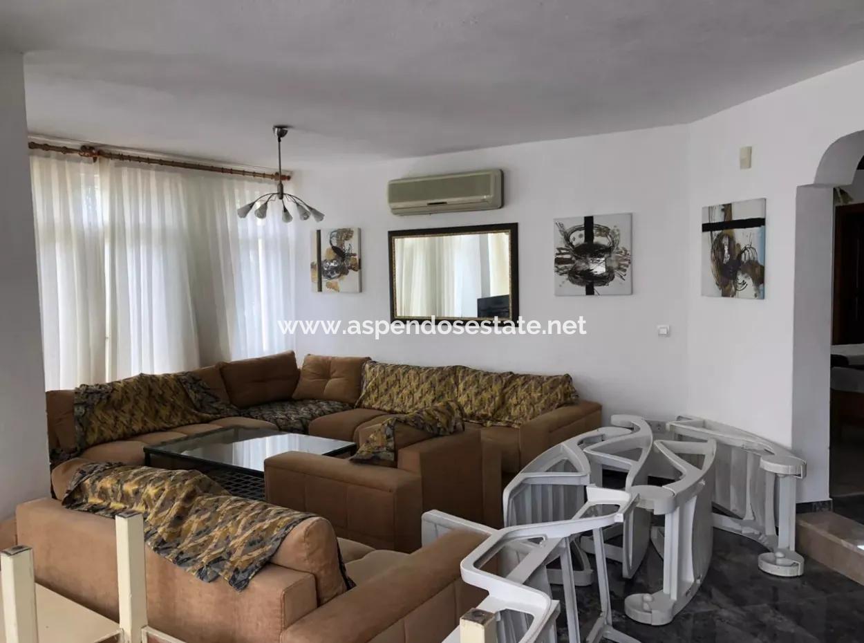 Dalyan Gülpınar'da 1100 M2 Arsa İçerisinde 6+1 Satılık Villa