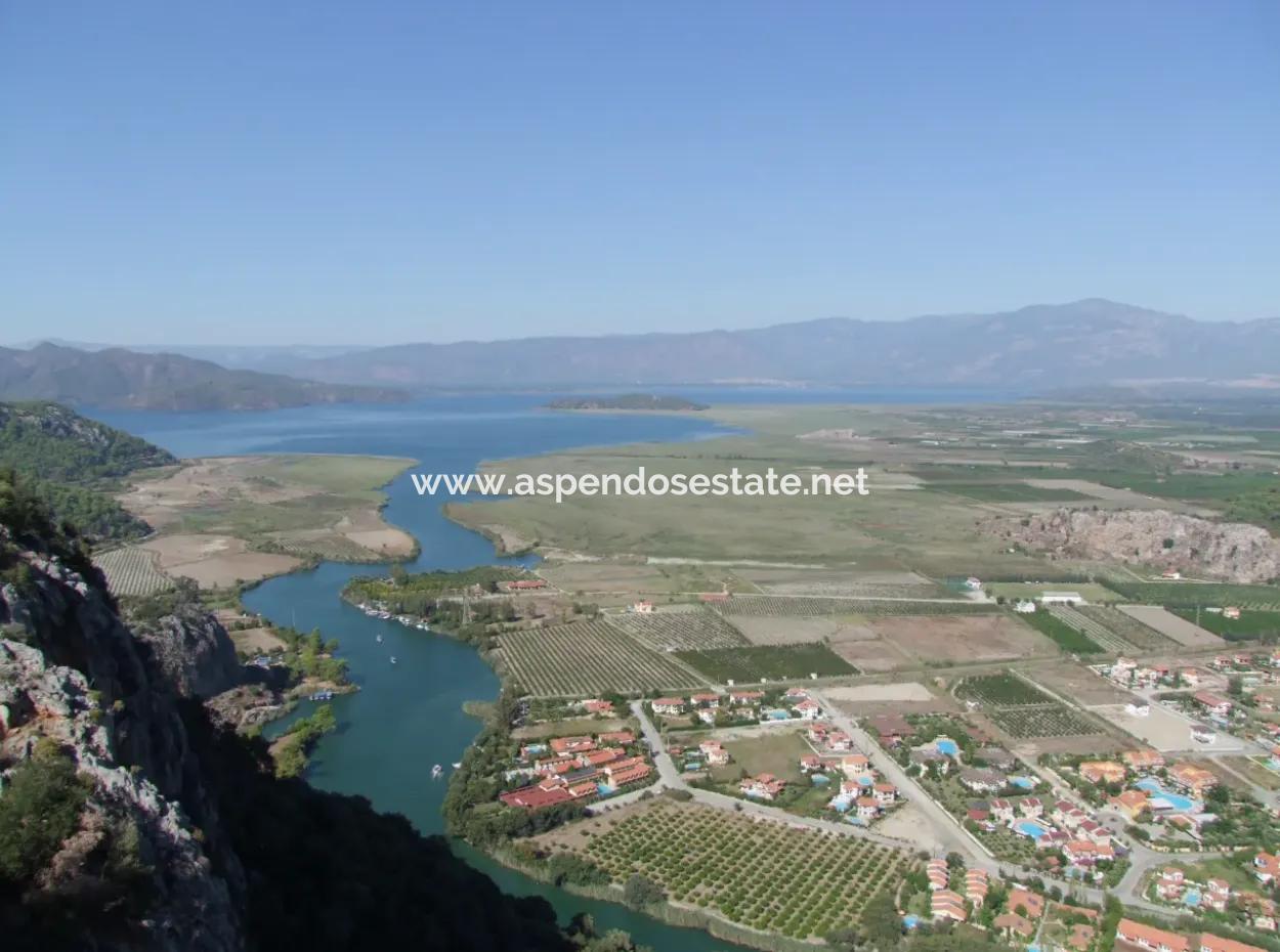 Dalyan Kanala Sıfır Satılık 5472M2 Arsa