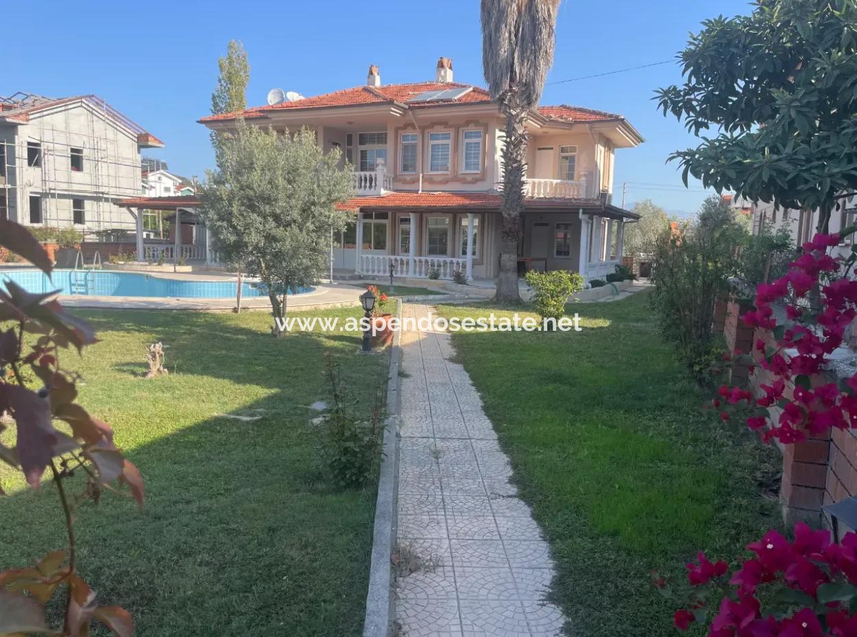Dalyan'da 1000M2 Arsa İçin'de 4+1 Satılık Villa