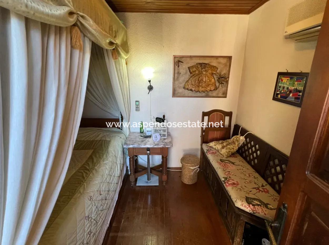 Dalyan Gülpınar'da 580M2 Arsa İçerisinde Satılık Taş Villa