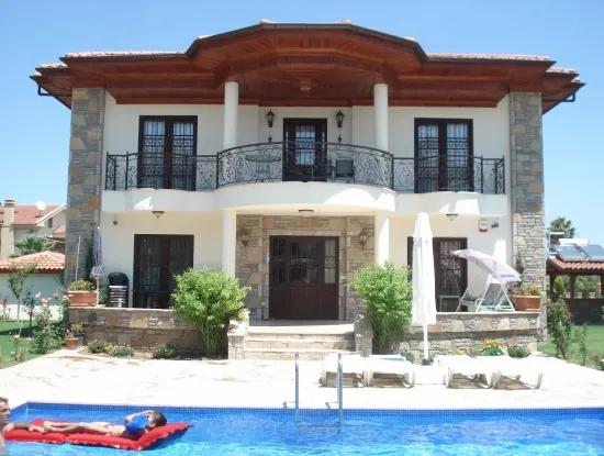 Dalyan'da Satılık Villa Dalyan Gülpınarda 800M2 Arsa İçerisinde 4+1 Salık Lüks Villa