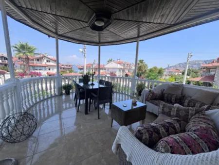 Dalyan Maraş'da Köşebaşında 980M2 Arsa İçin'de 5+1 Satılık Villa