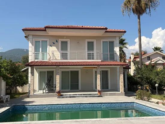 Dalyan Gülpınar'da 520m2 Arsa İçerisinde 4+1 Satılık Villa